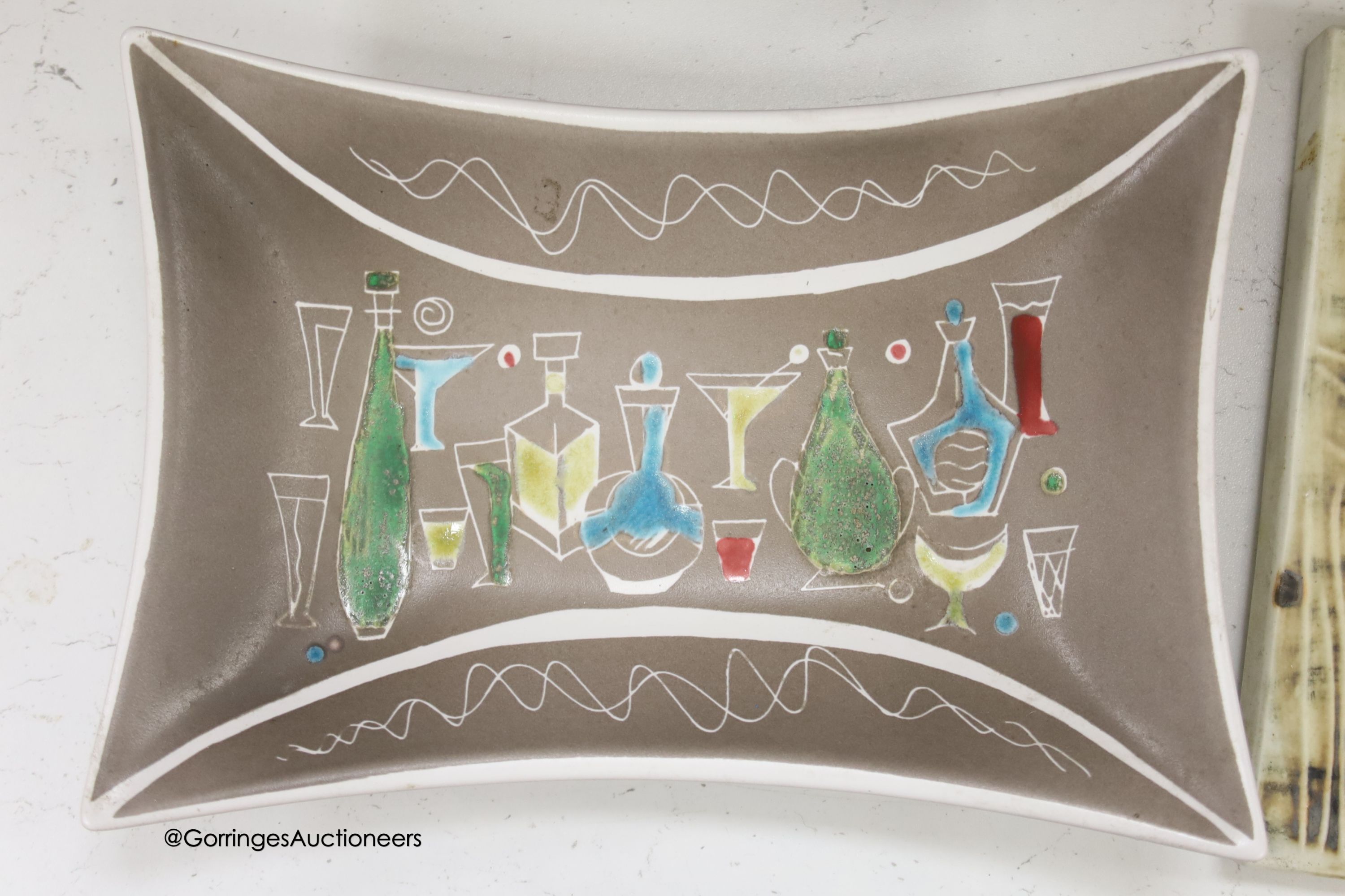 Four Chelsea pottery dishes, four Heal & Son plates, Glyn Colledge dish and similar pottery and an Arabia pottery crab plaque